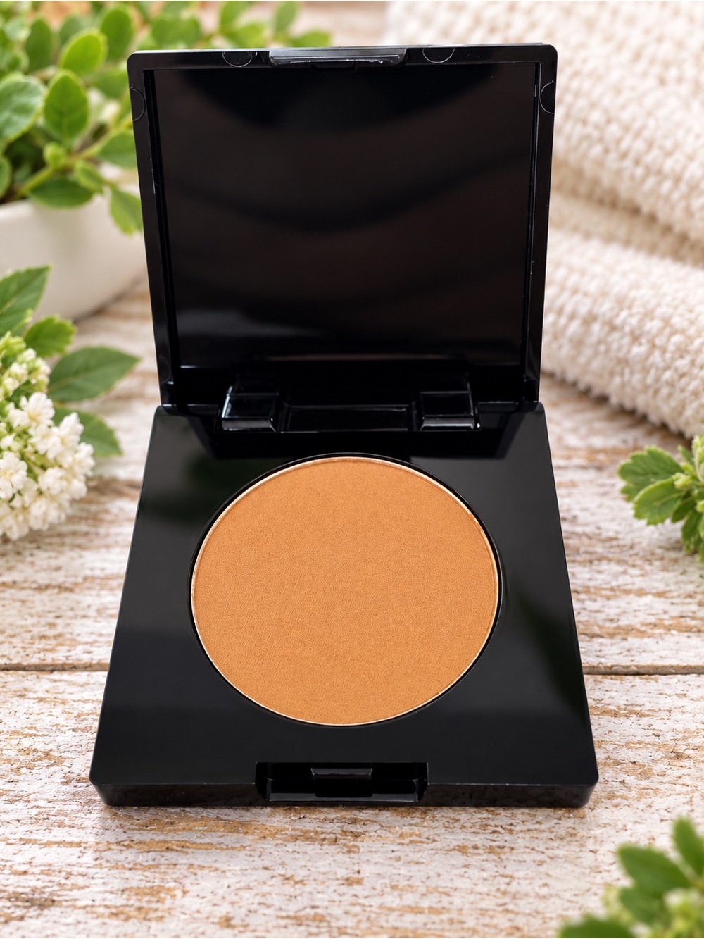Matte Bronzer Compact in Warm Tan